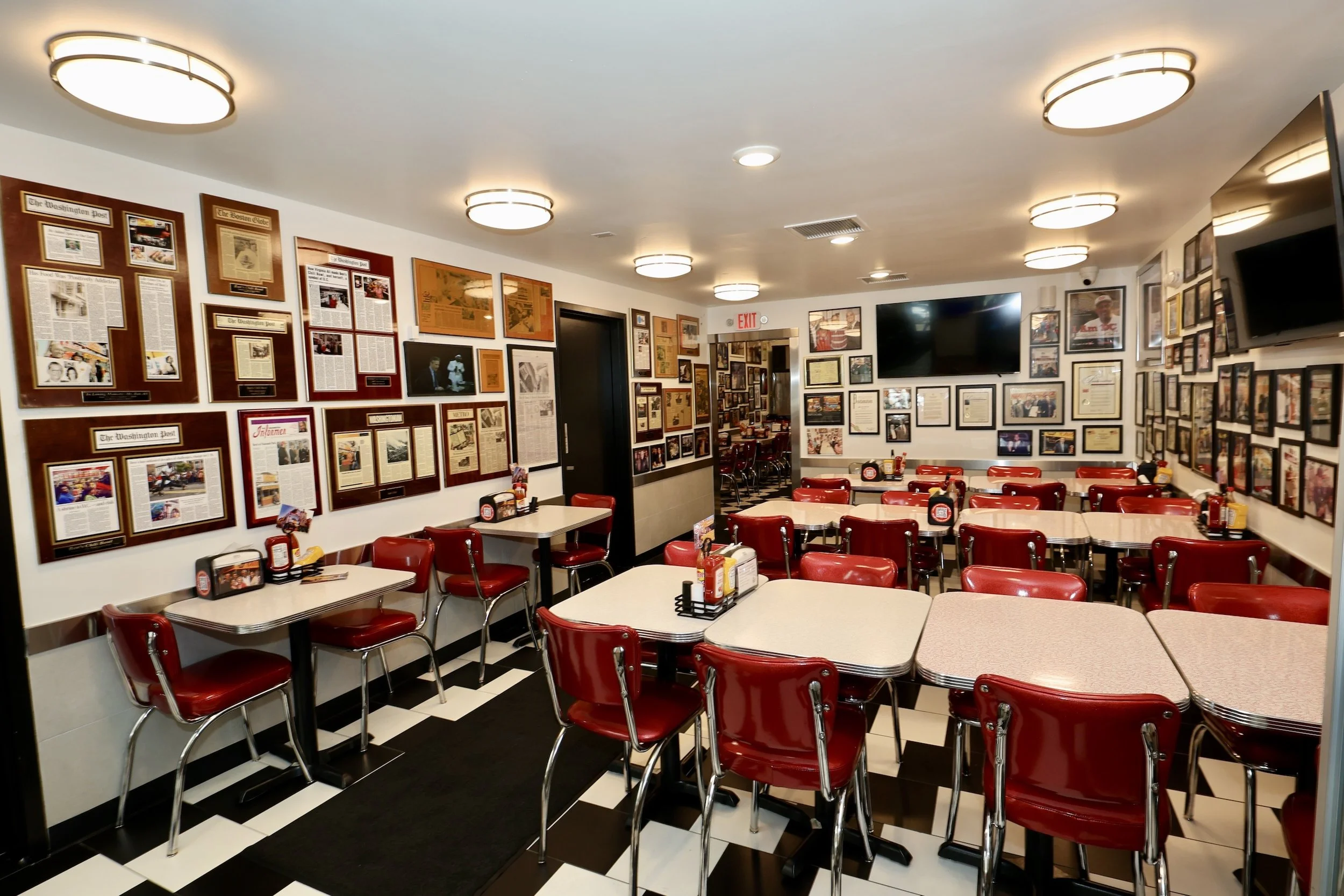 Groups | Book Your Group Today — Bens Chili Bowl